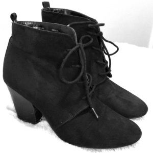 🖤Express Black Faux Suede Booties🖤